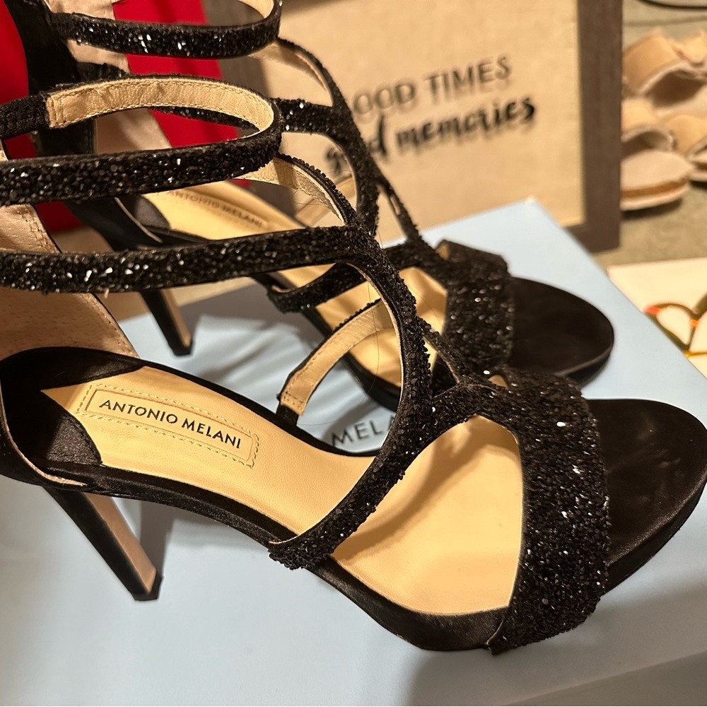 Antonio Melani : Size 85M Quality black glitter stone heels.